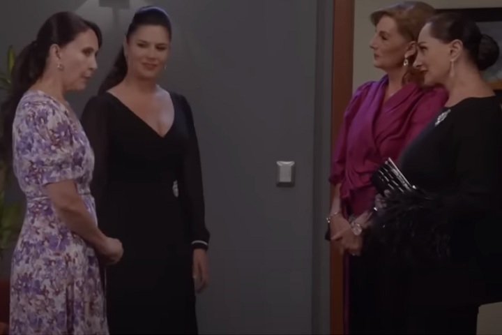 Três Vezes Ana: Soledade fica cara a cara com Ernestina e falam de Ana Lúcia
